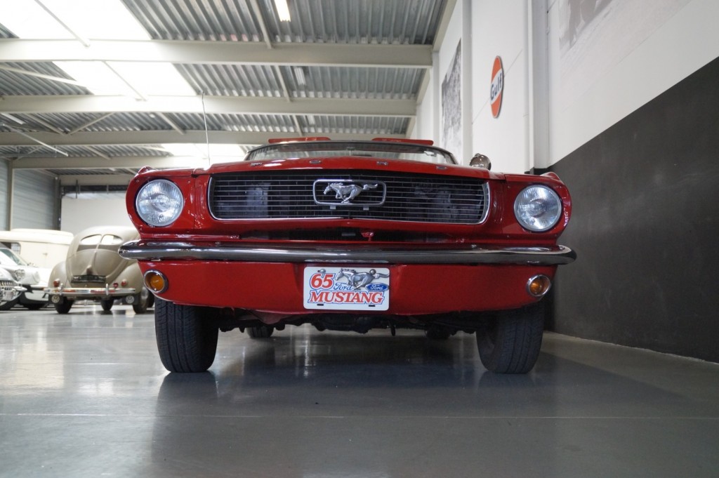 Buy this FORD MUSTANG 1965  at Legendary Classics (17)