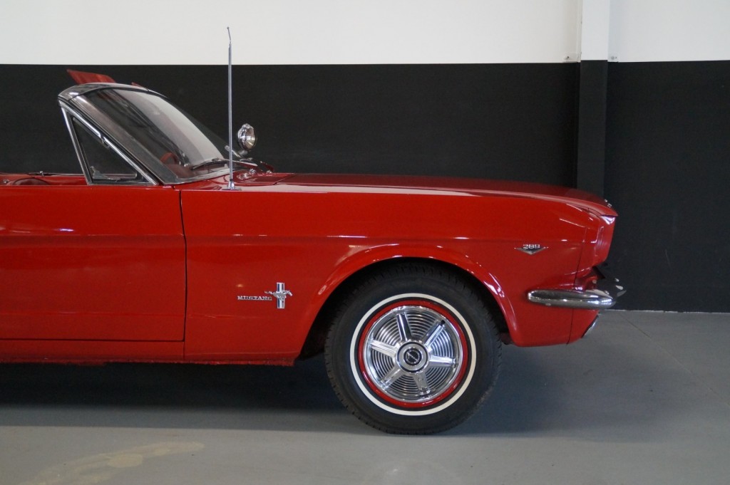 Buy this FORD MUSTANG 1965  at Legendary Classics (23)