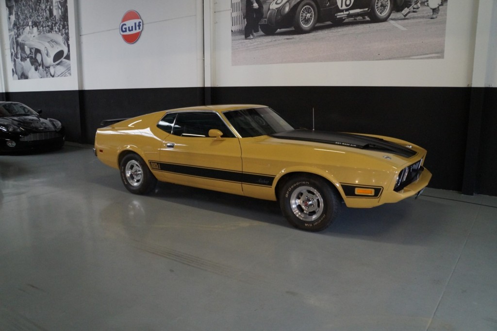 Buy this FORD MUSTANG 1972  at Legendary Classics (1)
