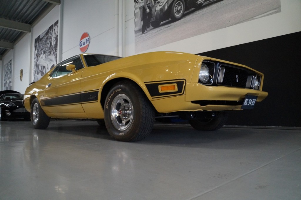 Buy this FORD MUSTANG 1972  at Legendary Classics (16)