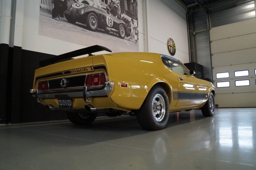 Buy this FORD MUSTANG 1972  at Legendary Classics (21)