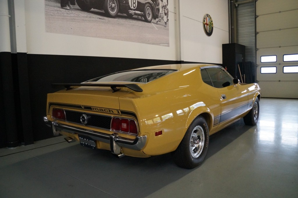 Buy this FORD MUSTANG 1972  at Legendary Classics (22)
