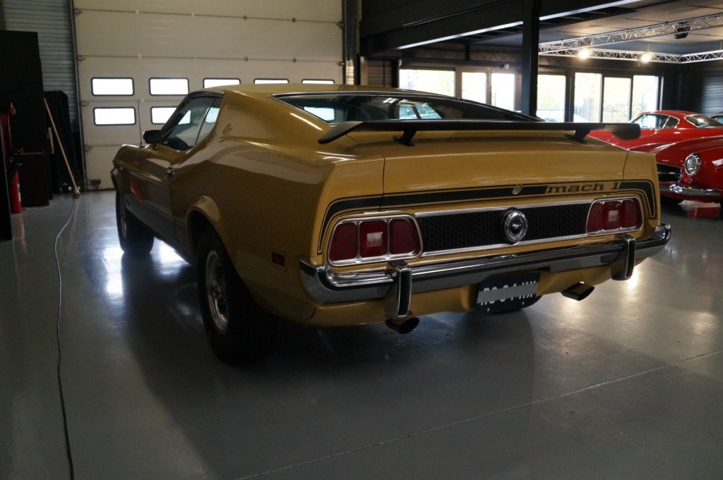 Buy this FORD MUSTANG 1972  at Legendary Classics (26)