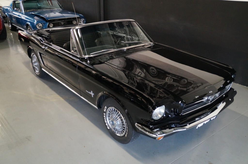 Buy this FORD MUSTANG 1966  at Legendary Classics (17)