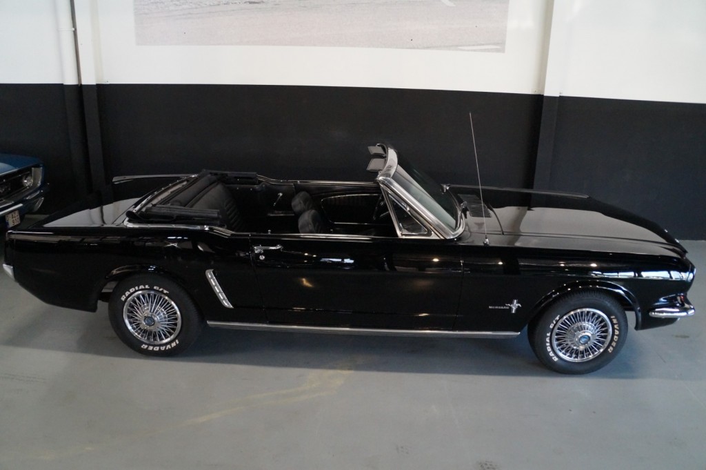 Buy this FORD MUSTANG 1966  at Legendary Classics (33)