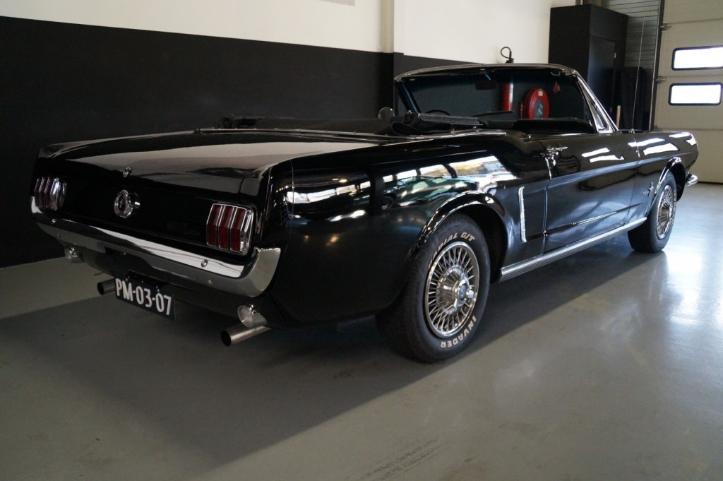 Buy this FORD MUSTANG 1965  at Legendary Classics (35)