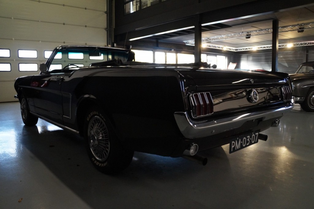 Buy this FORD MUSTANG 1966  at Legendary Classics (41)