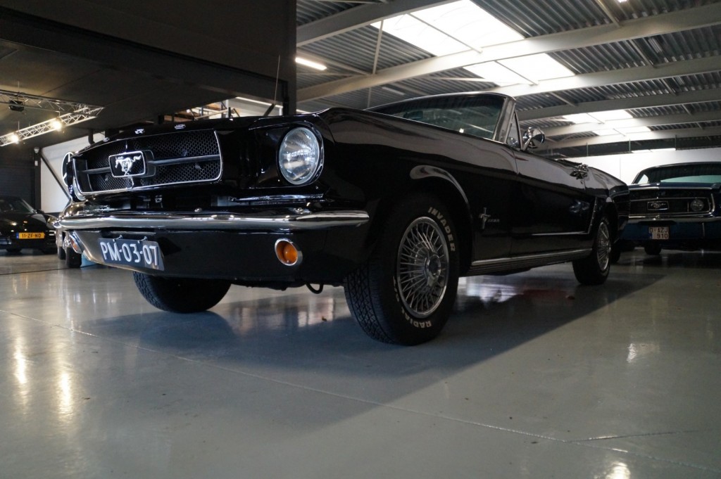 Buy this FORD MUSTANG 1965  at Legendary Classics (44)