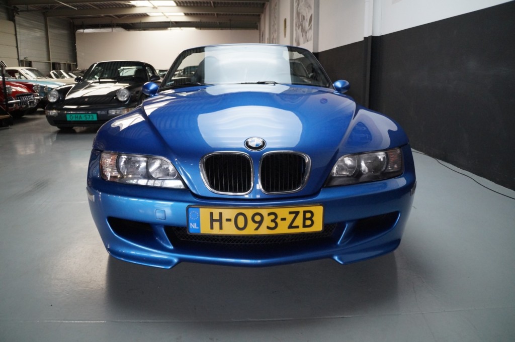Buy this BMW Z3 1997  at Legendary Classics (27)