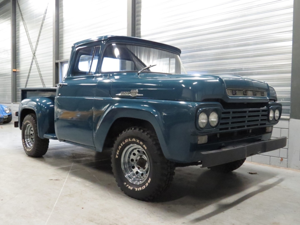 Ford F100  kaufen bei Legendary Classics 