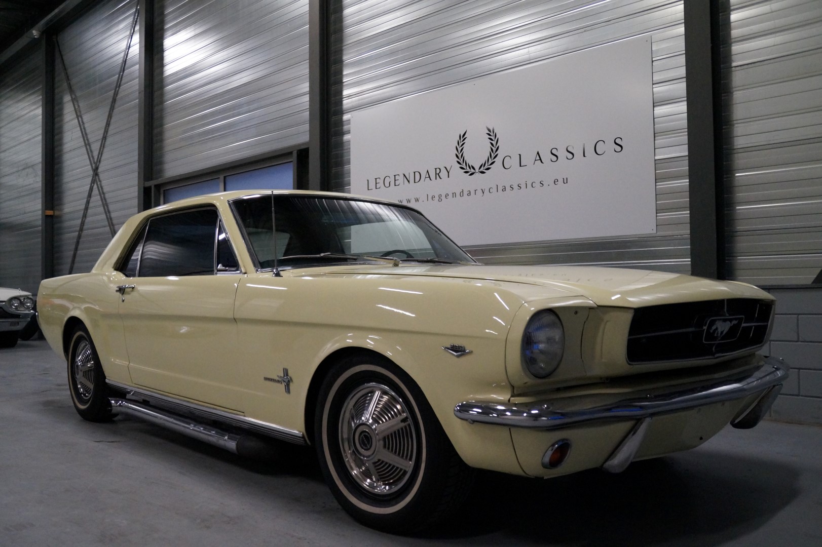 Koop een Ford Mustang   bij Legendary Classics 