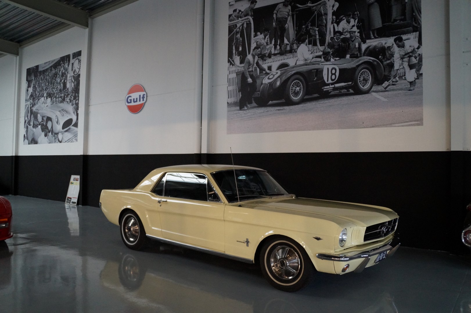 Koop een Ford Mustang   bij Legendary Classics 