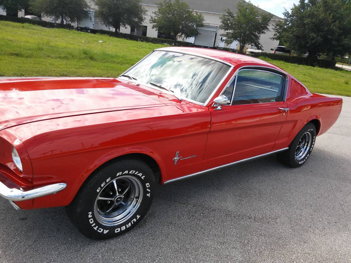 Koop een Ford Mustang   bij Legendary Classics 