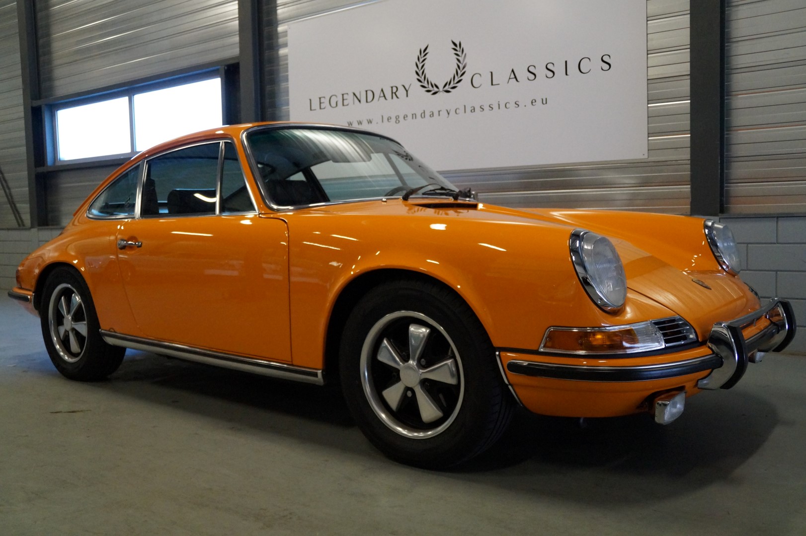 Koop een Porsche  911E Coupe   bij Legendary Classics 