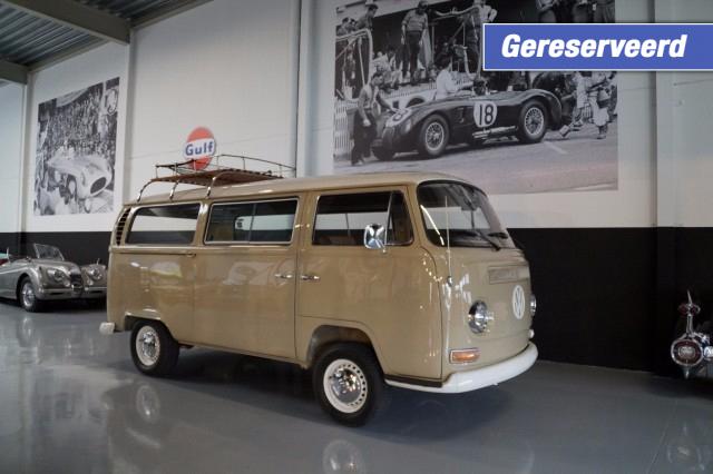 Buy this VOLKSWAGEN T2 1971  at Legendary Classics