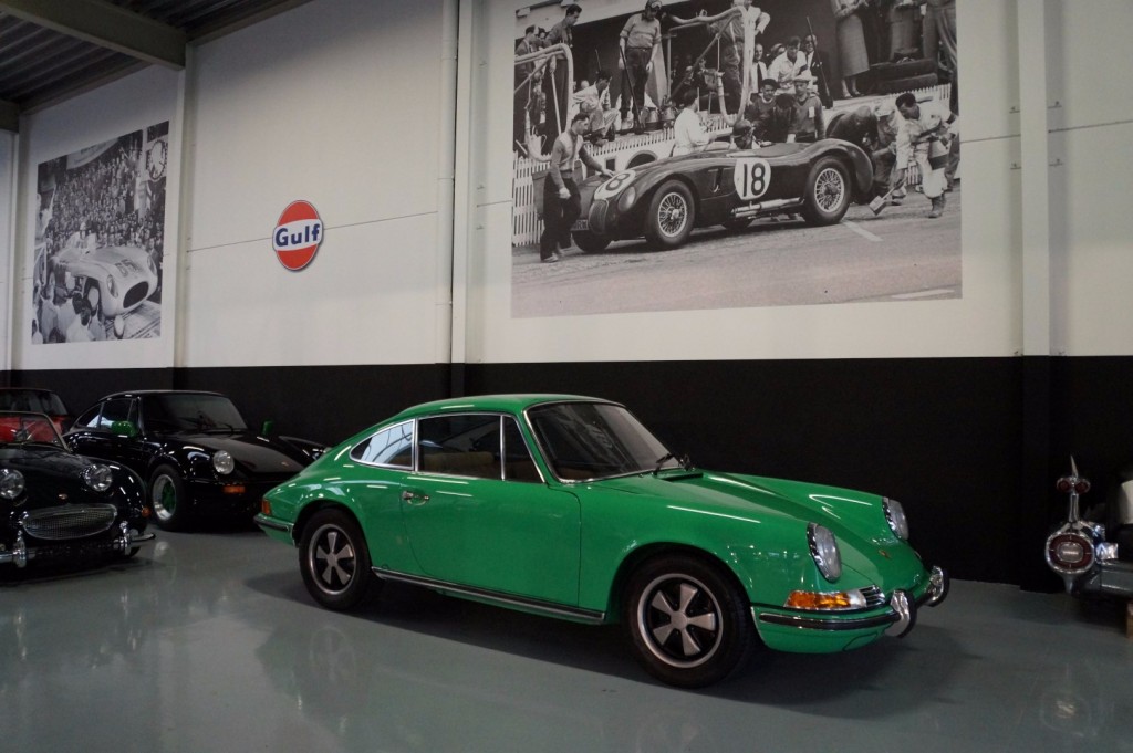 Buy this PORSCHE 911 1971  at Legendary Classics