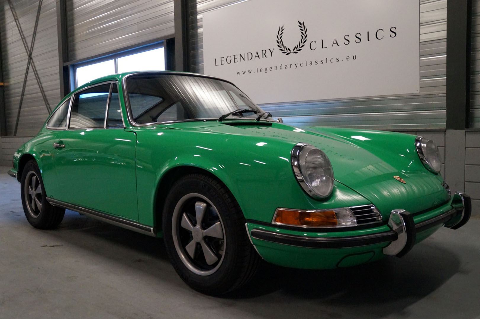 Porsche 911E   kaufen bei Legendary Classics 