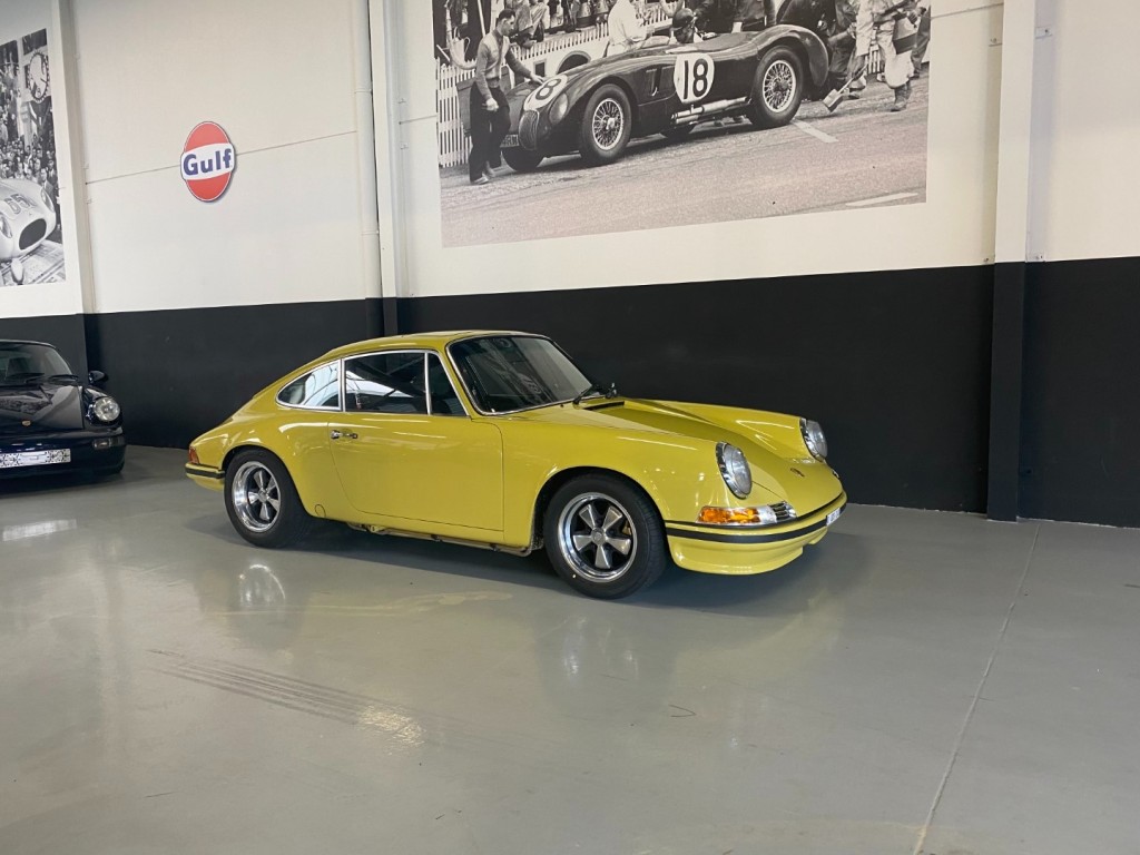 Buy this PORSCHE 911 1982  at Legendary Classics