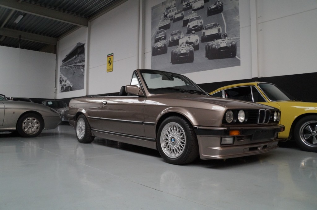 Koop een BMW 3-SERIE 1989  bij Legendary Classics 