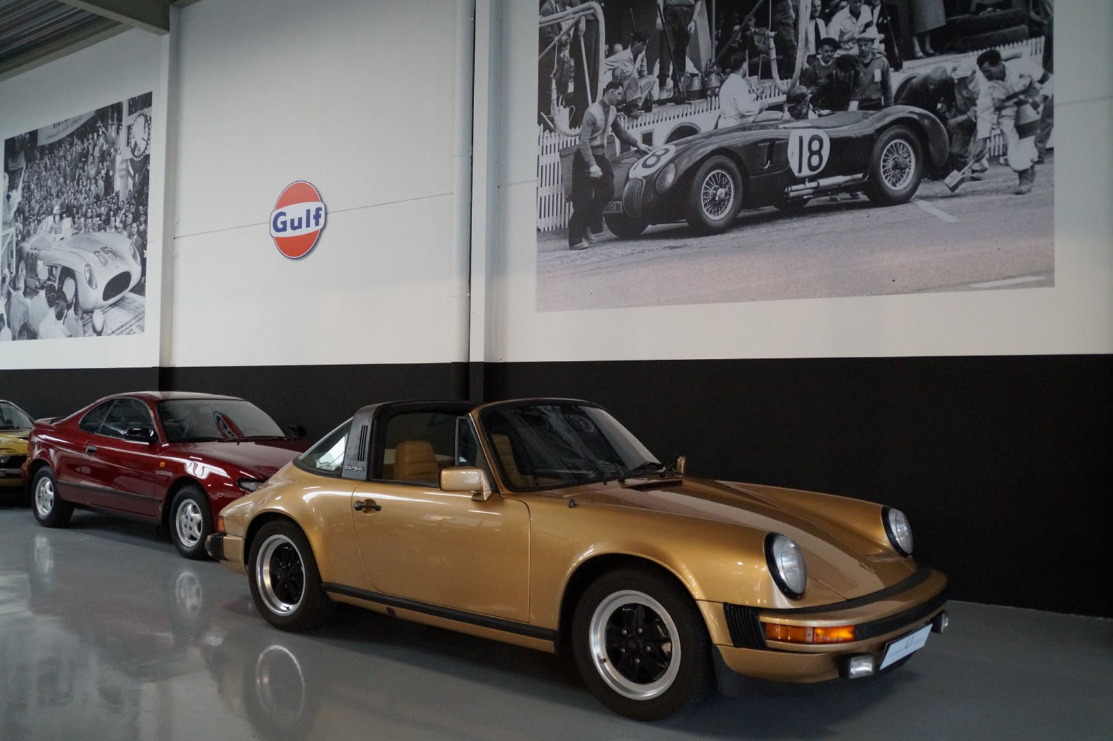 Koop een Porsche 911 Targa 3.0 SC   bij Legendary Classics 