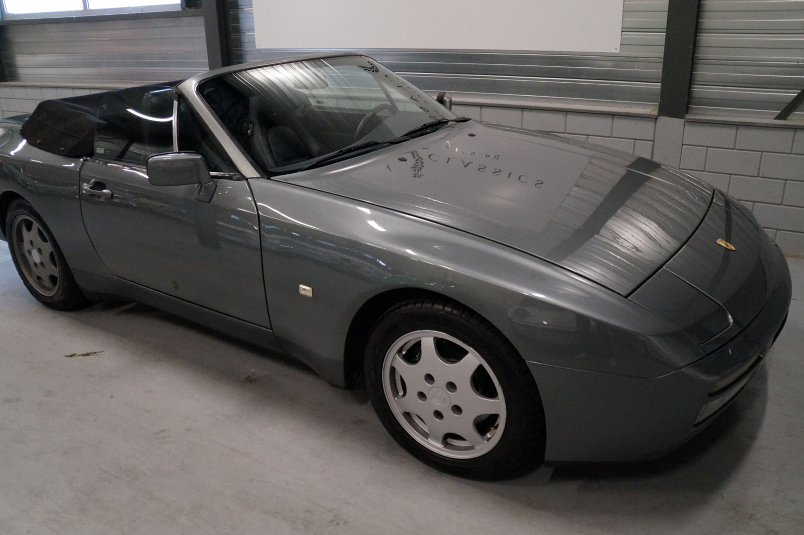 Koop een Porsche 944 cabriolet   bij Legendary Classics 