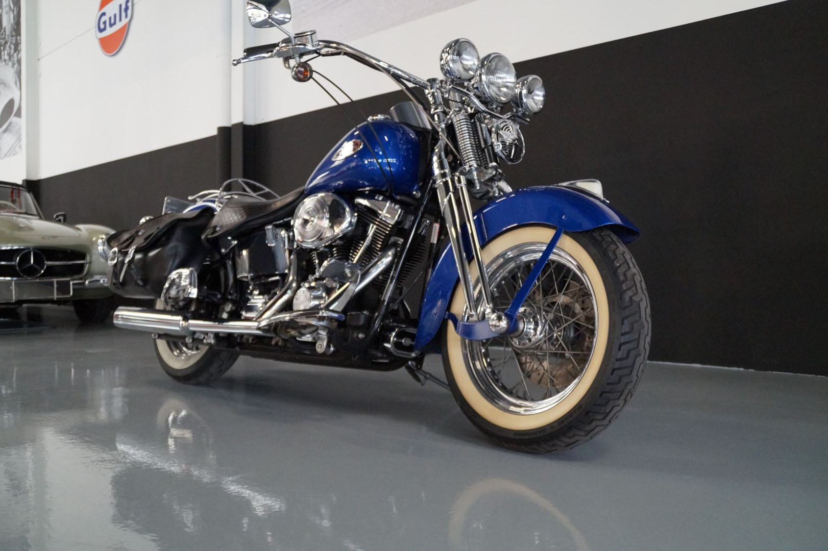 Koop een Harley Davidson Heritage Springer   bij Legendary Classics 