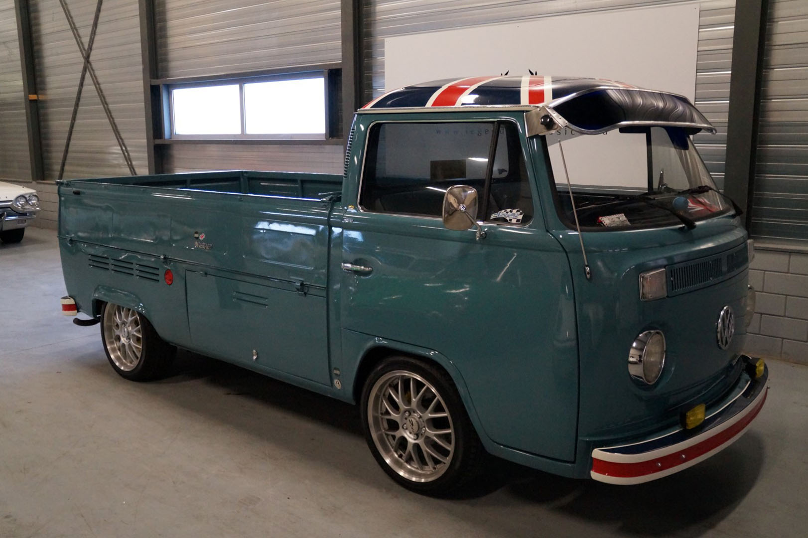 Koop een VW T2 Pick up   bij Legendary Classics 