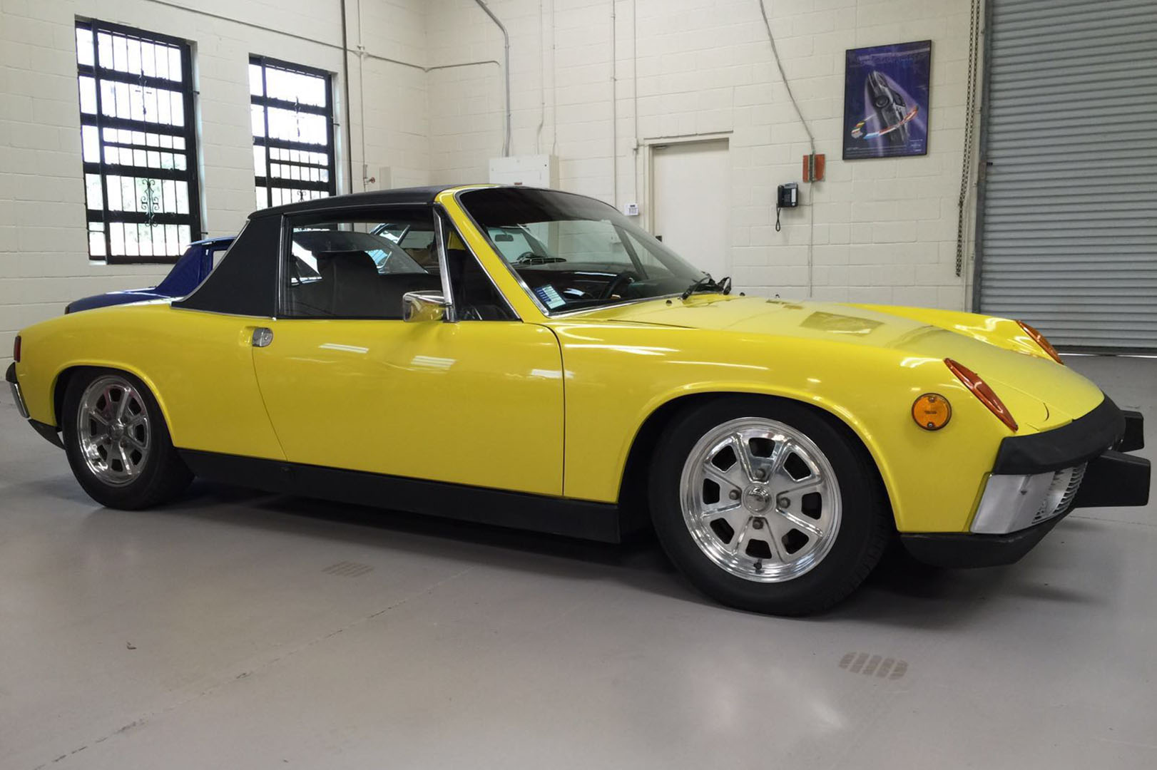 Koop een Porsche  914 2.0   bij Legendary Classics 