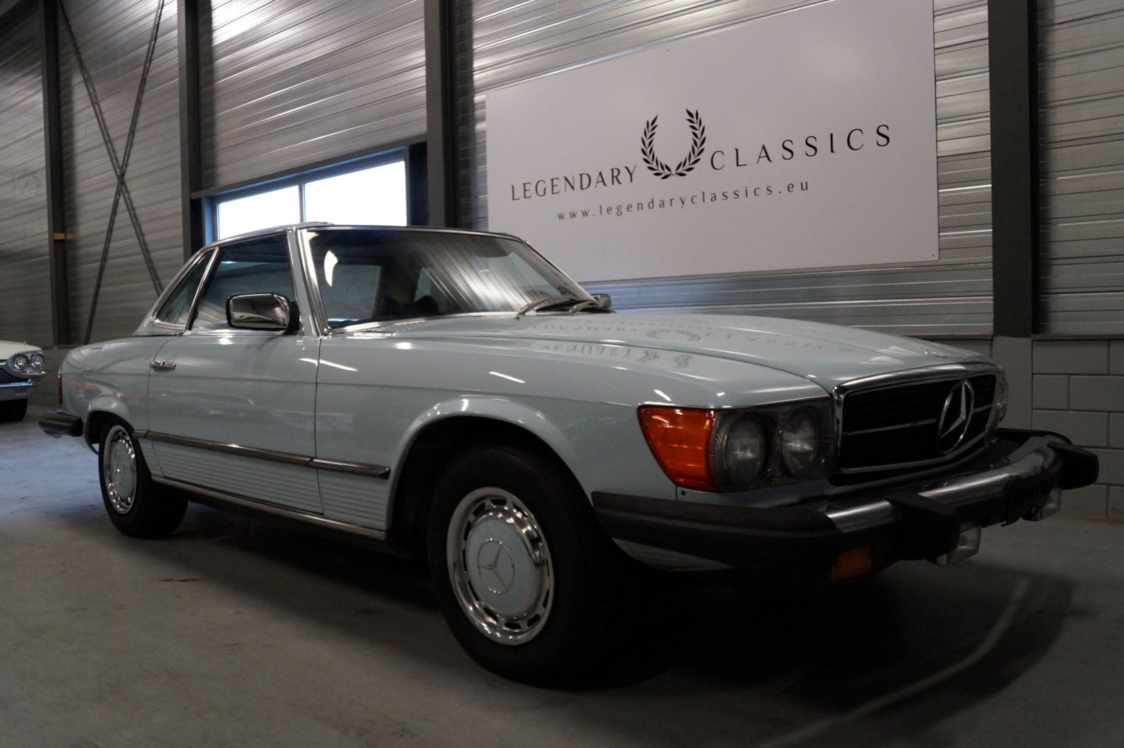 Koop een Mercedes 450SL   bij Legendary Classics 