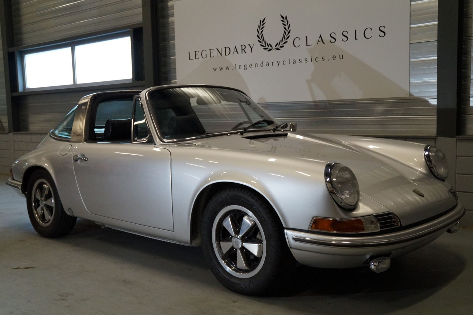 Koop een Porsche   911T   bij Legendary Classics 